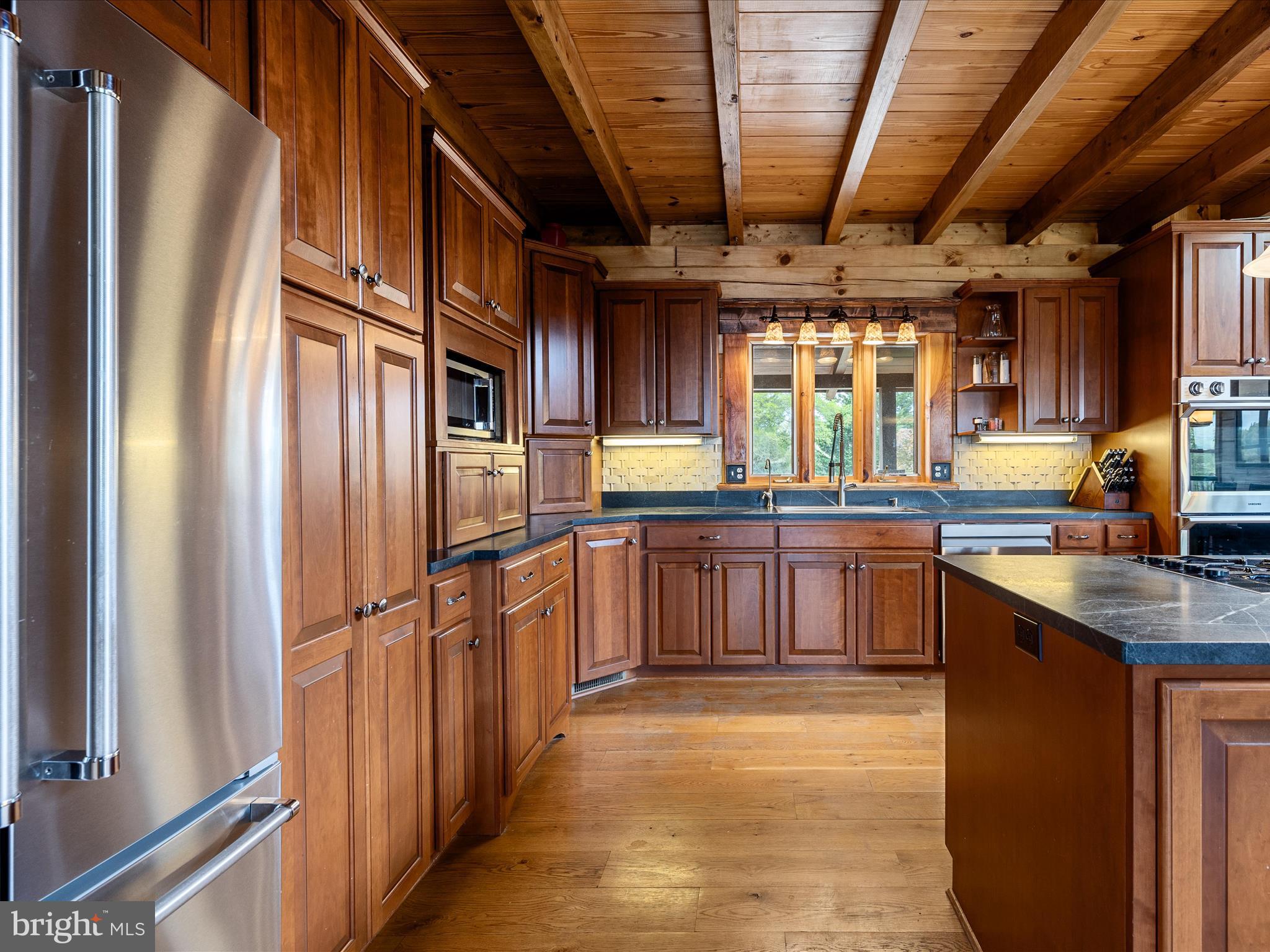 1124 KNUPP ROAD