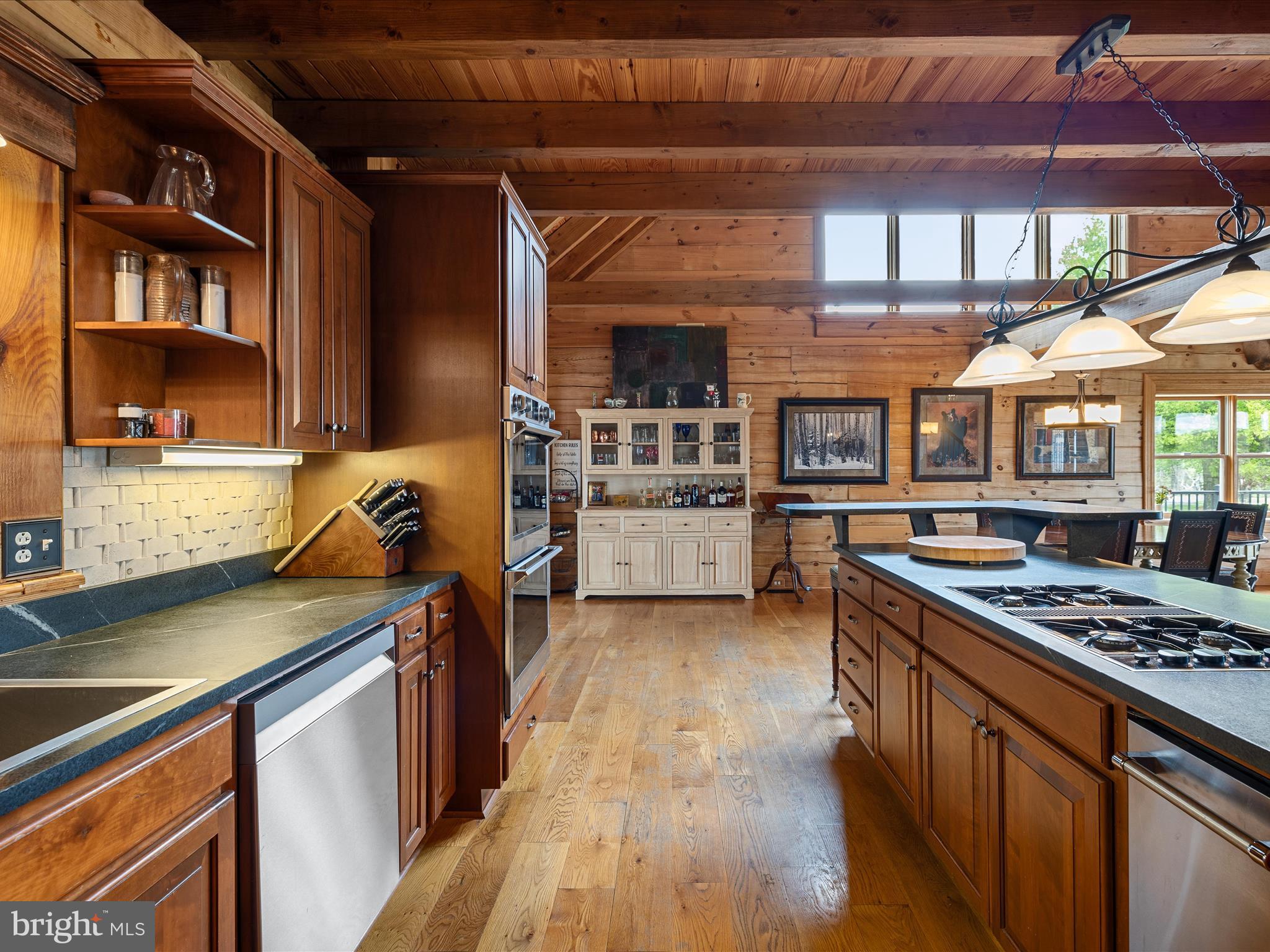 1124 KNUPP ROAD