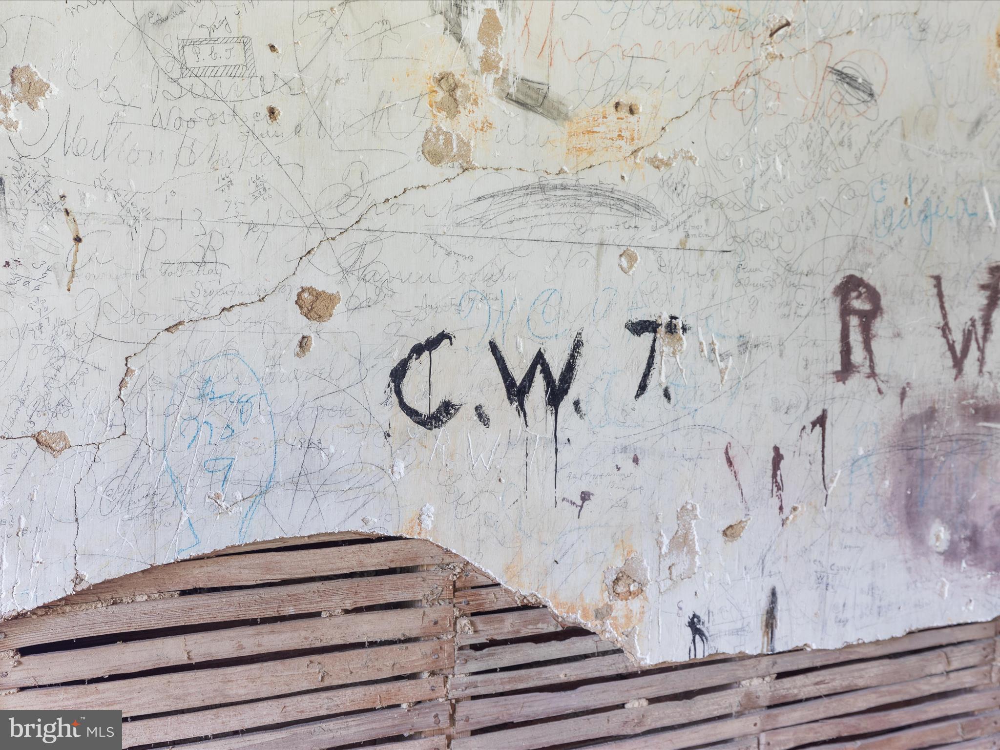 1572 SEVEN FOUNTAINS ROAD