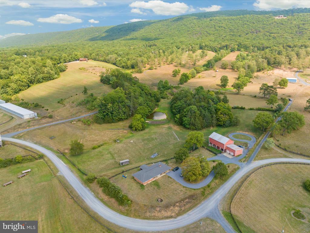 1572 SEVEN FOUNTAINS ROAD