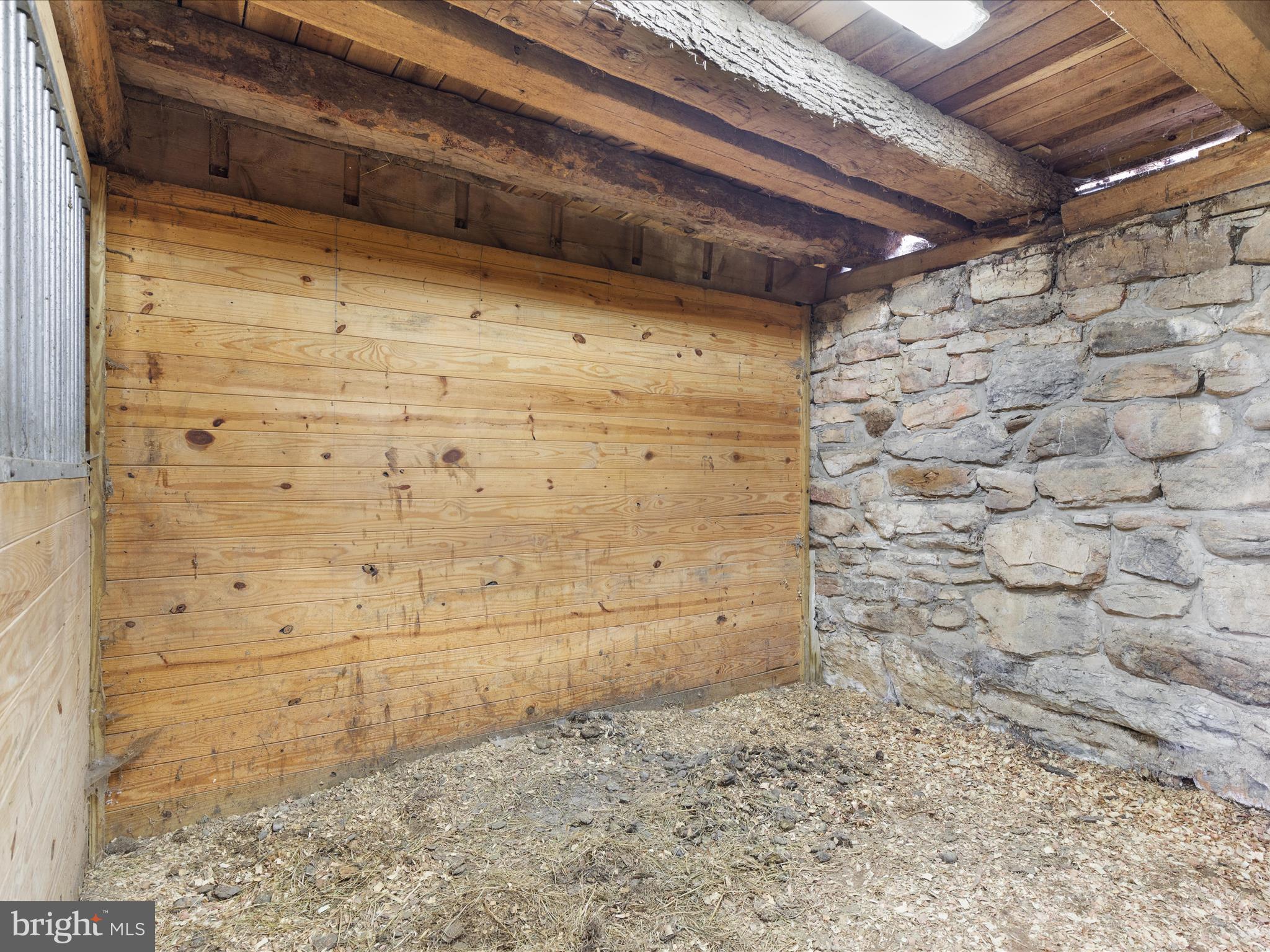 1572 SEVEN FOUNTAINS ROAD