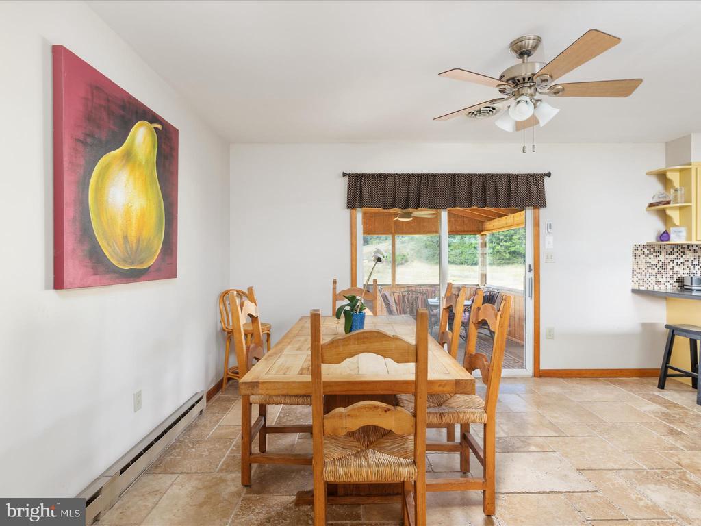 1572 SEVEN FOUNTAINS ROAD