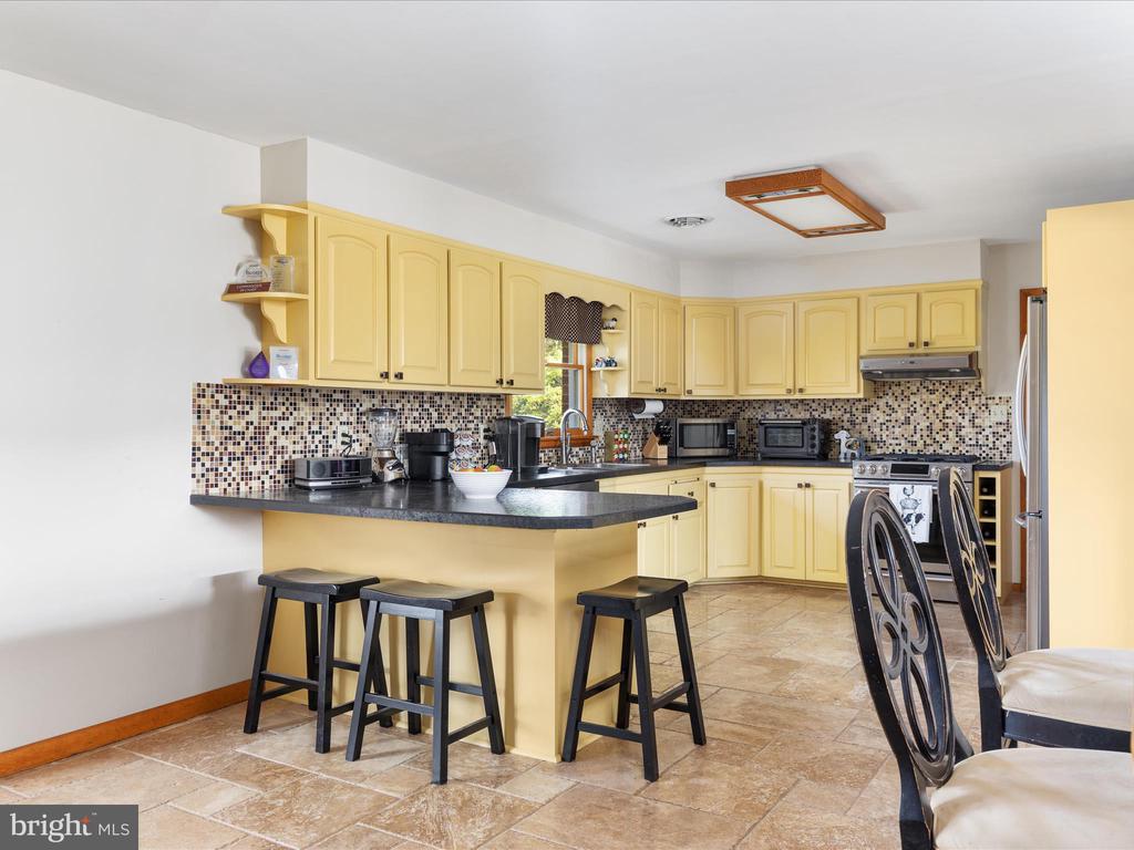 1572 SEVEN FOUNTAINS ROAD