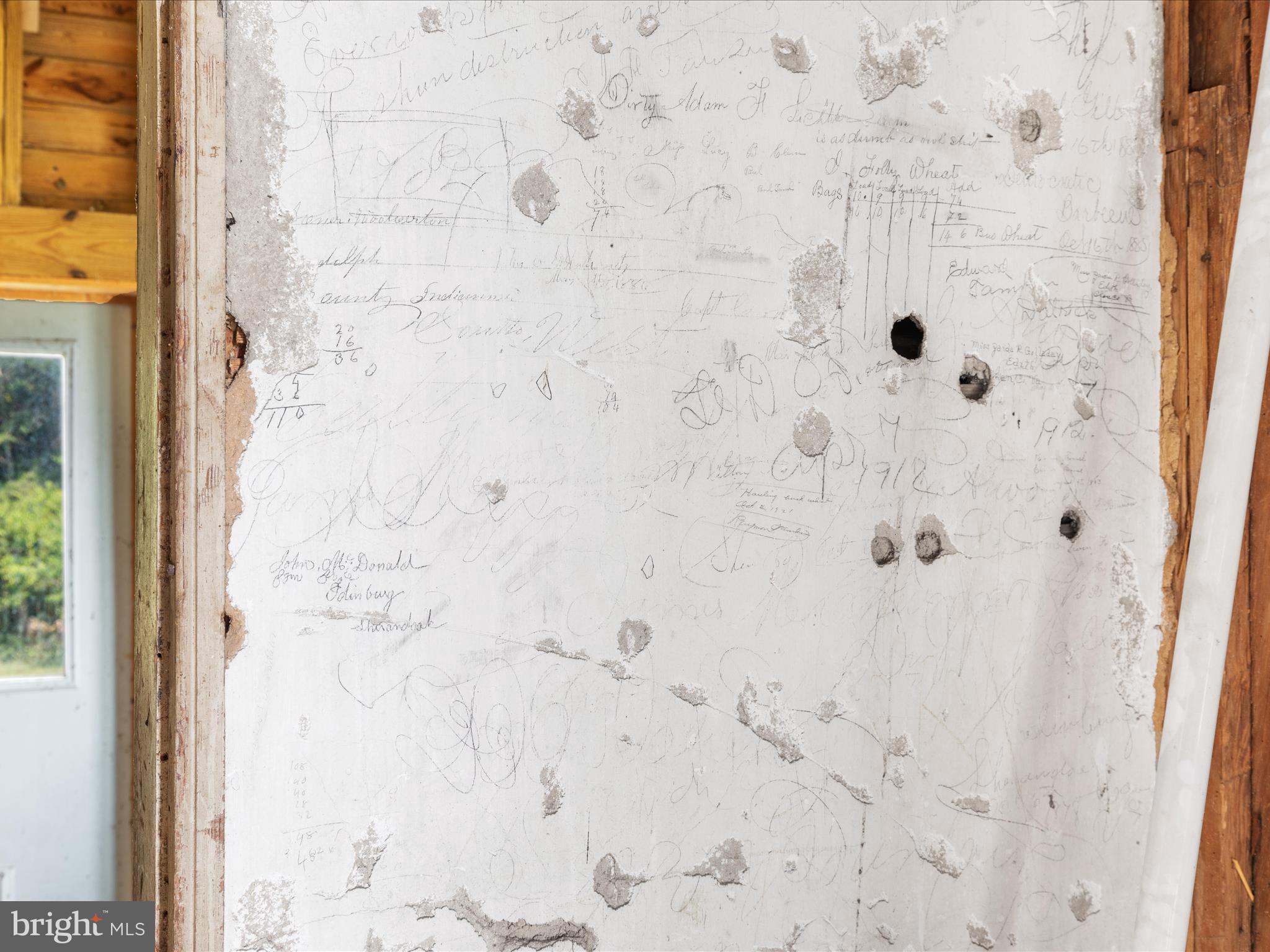 1572 SEVEN FOUNTAINS ROAD