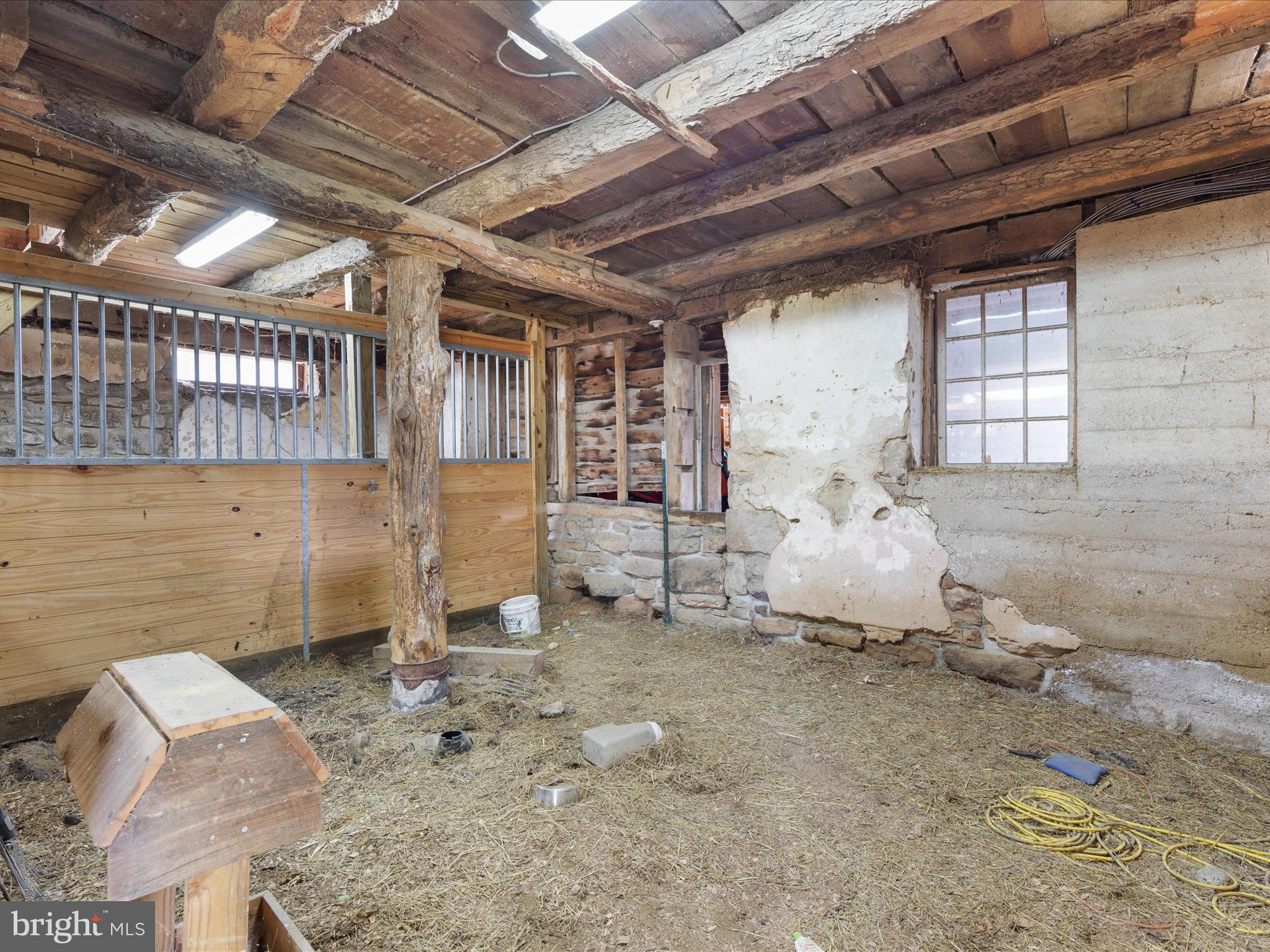 1572 SEVEN FOUNTAINS ROAD