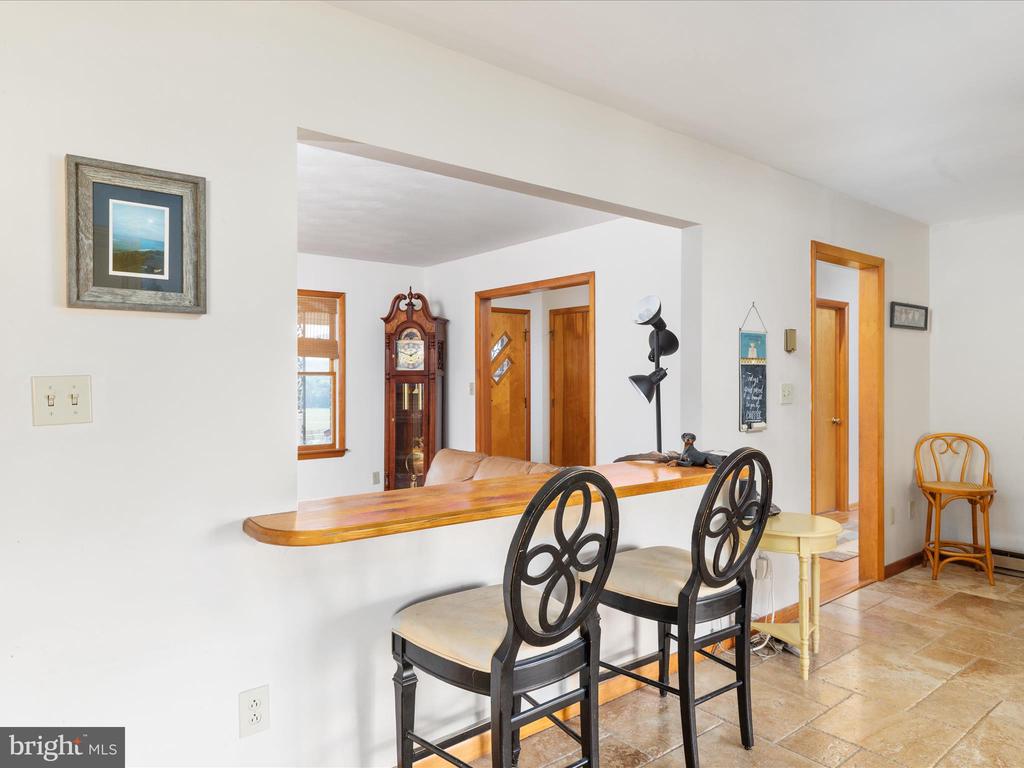 1572 SEVEN FOUNTAINS ROAD