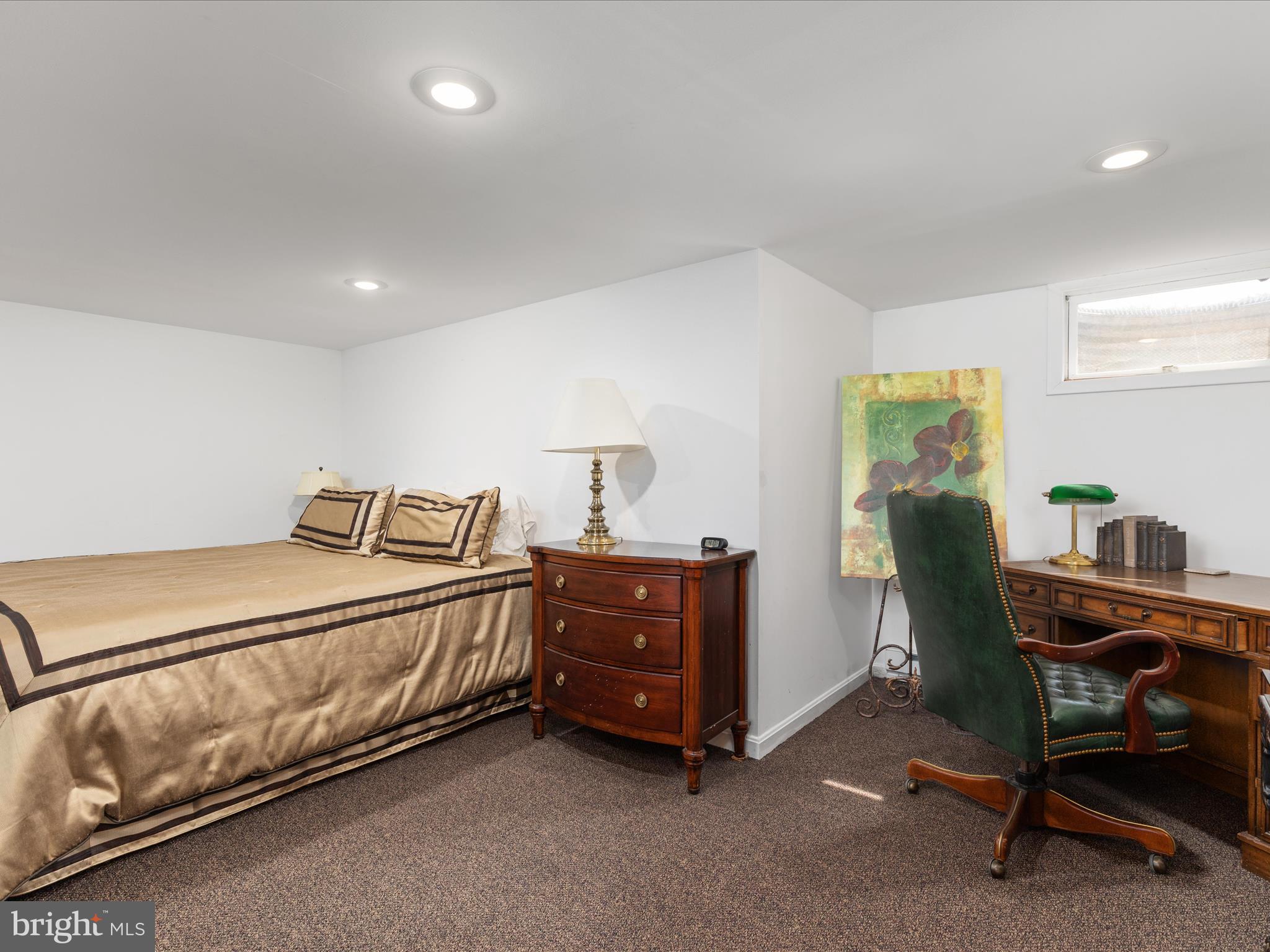 1572 SEVEN FOUNTAINS ROAD