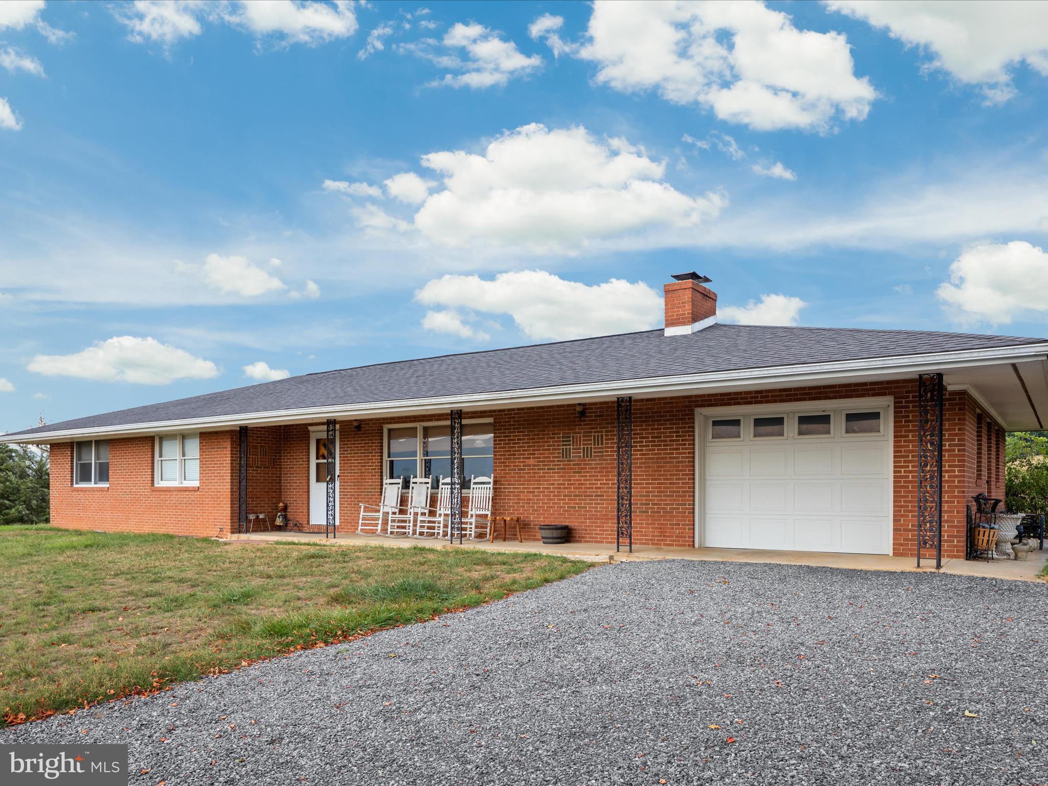 1572 SEVEN FOUNTAINS ROAD