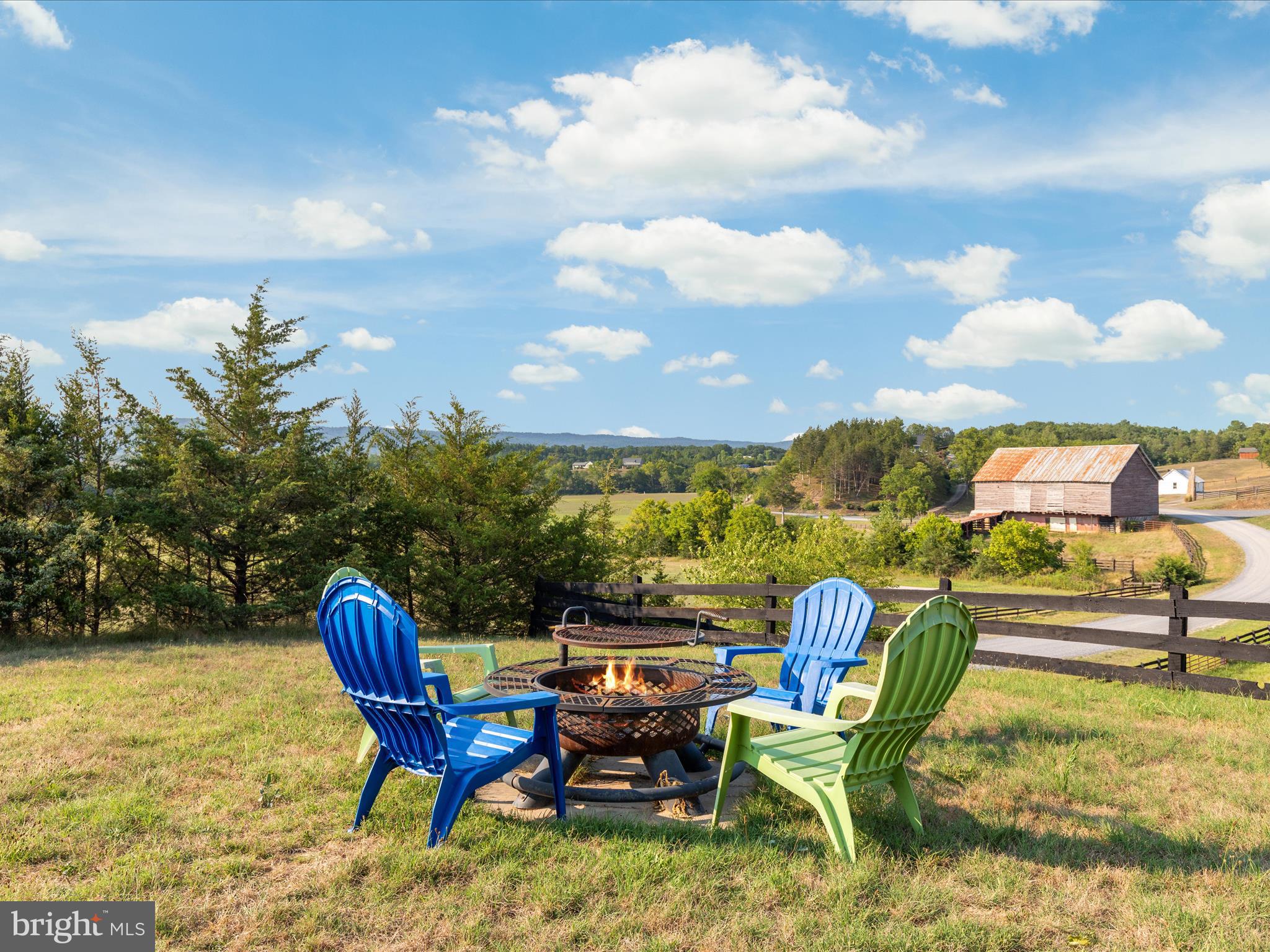 1572 SEVEN FOUNTAINS ROAD