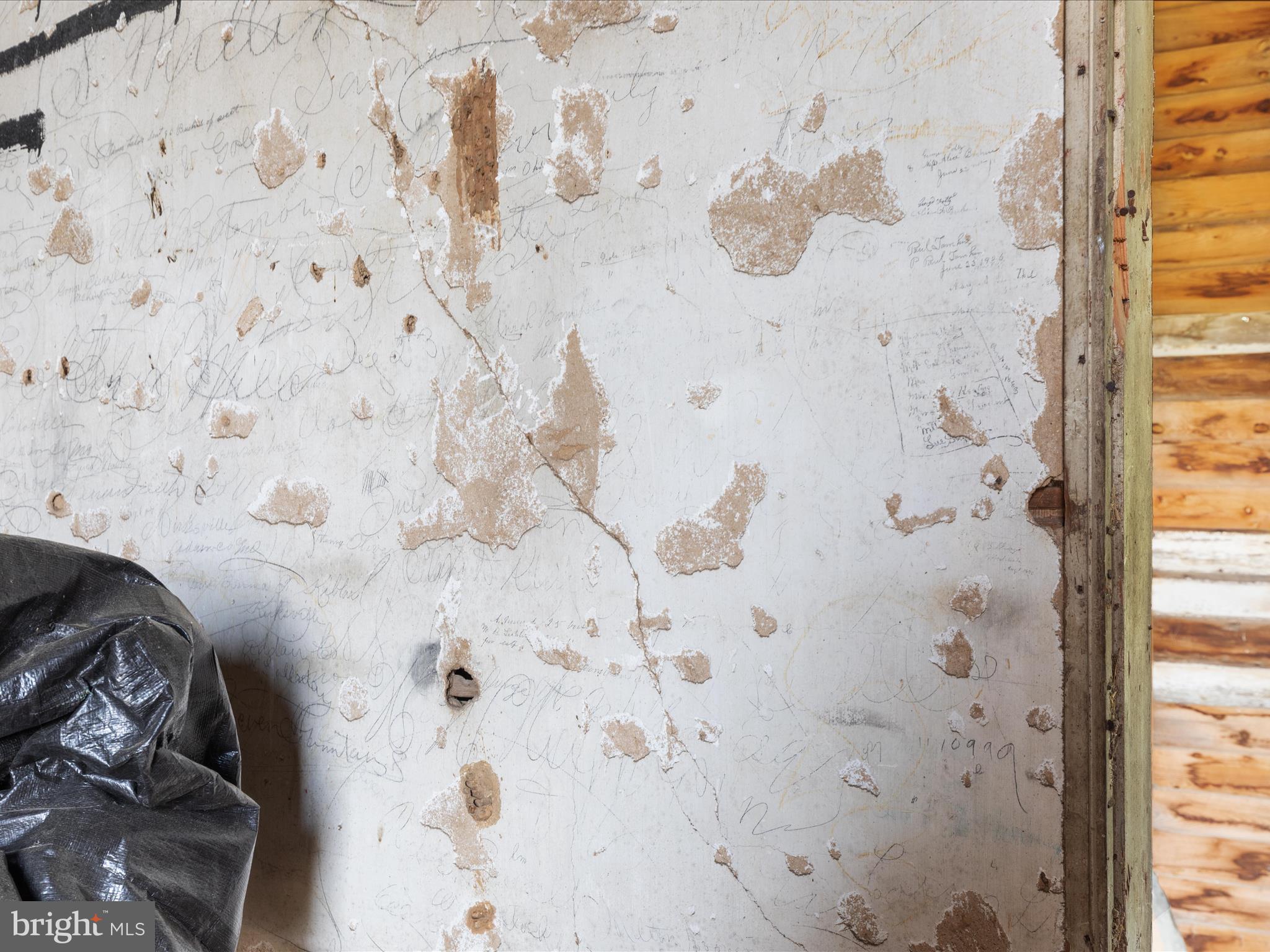 1572 SEVEN FOUNTAINS ROAD