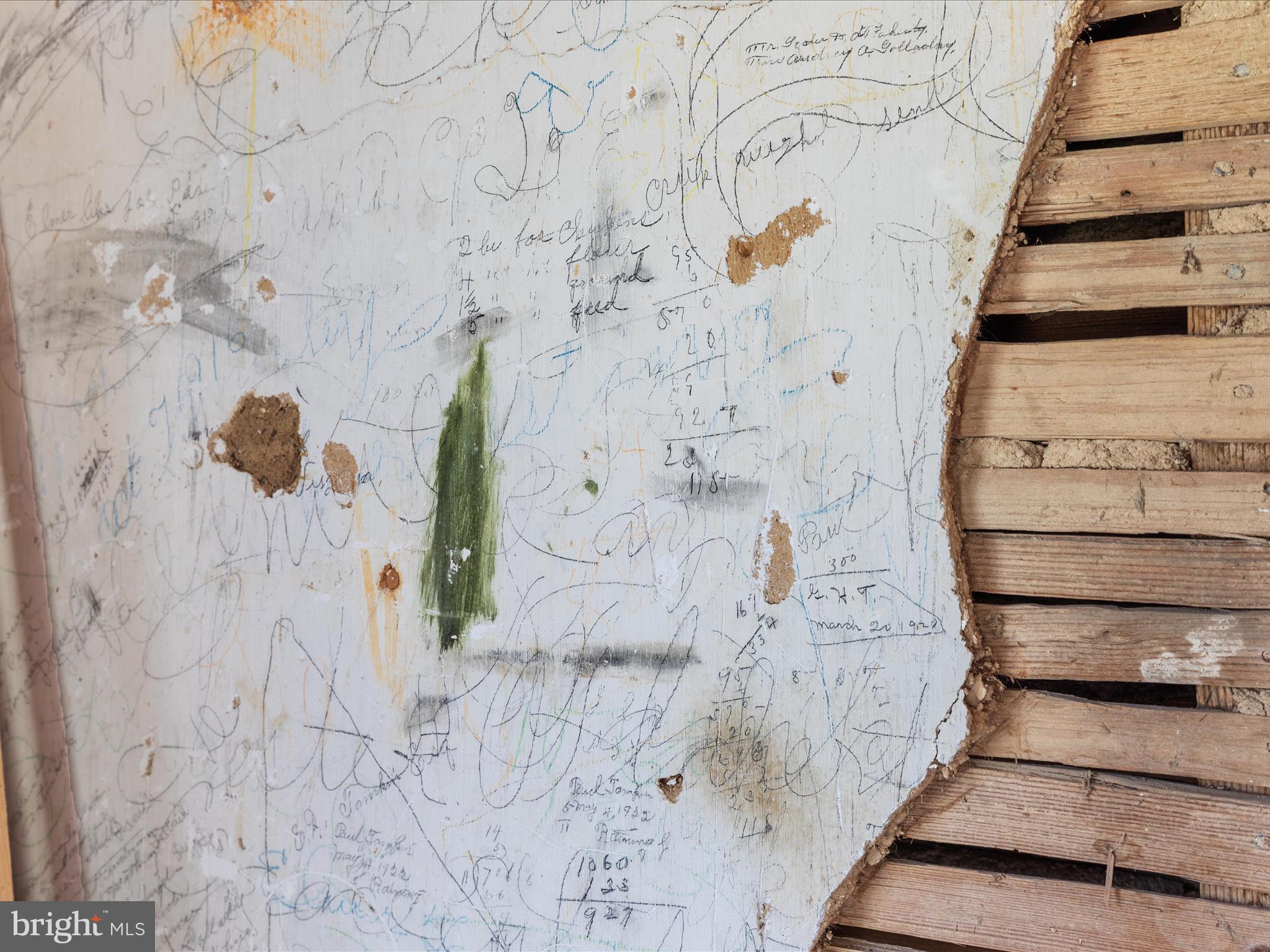 1572 SEVEN FOUNTAINS ROAD