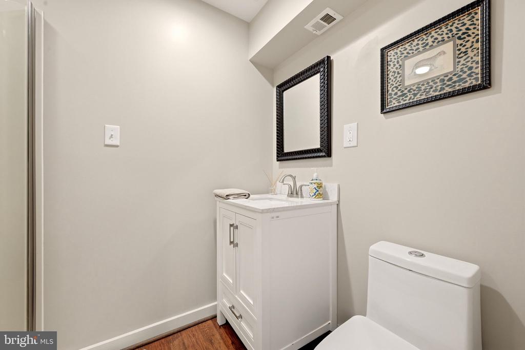 2602 FAIRWAY DRIVE Unit: 606