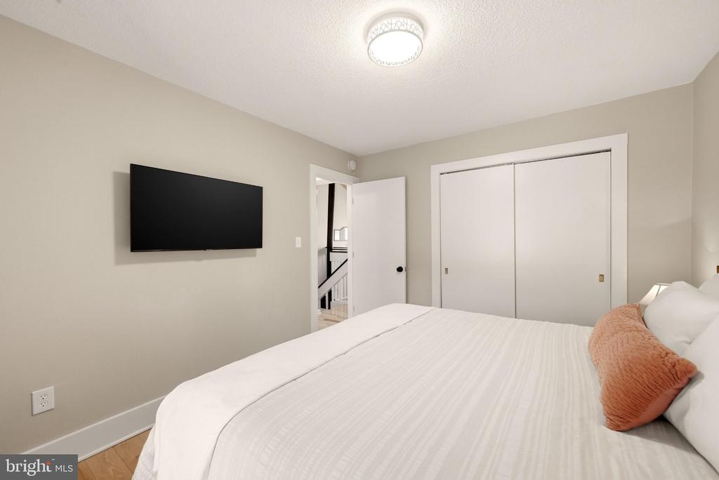 2602 FAIRWAY DRIVE Unit: 606