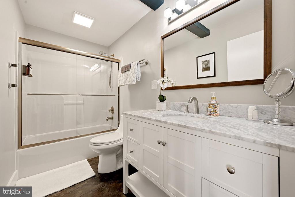 2602 FAIRWAY DRIVE Unit: 606