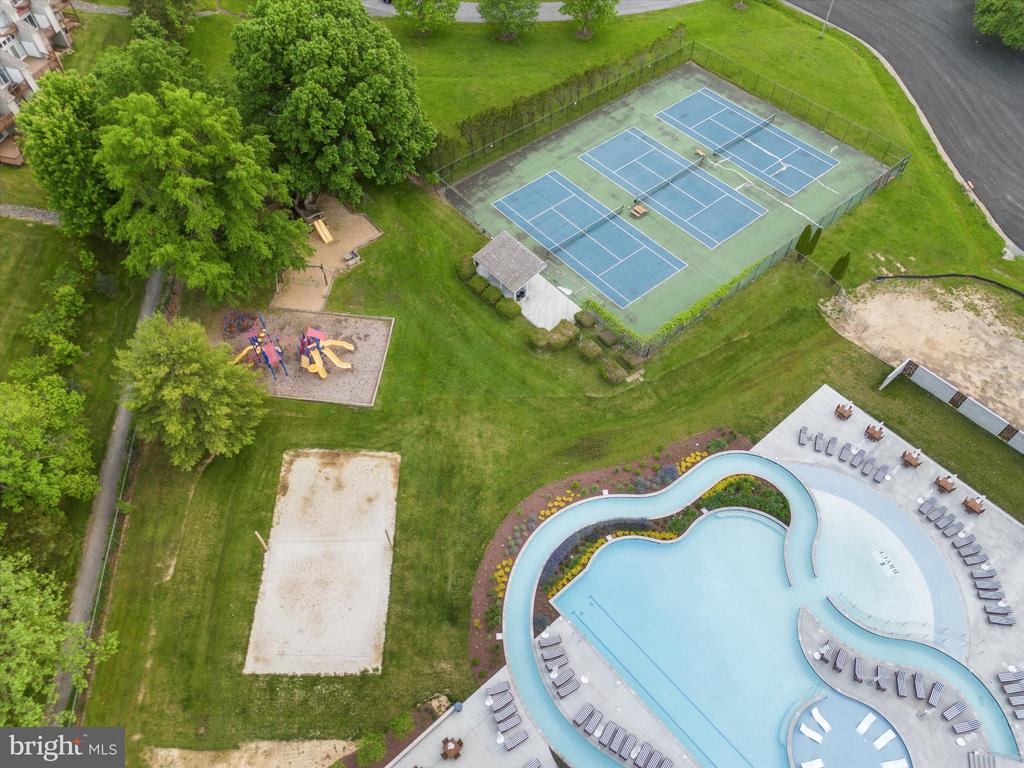 2602 FAIRWAY DRIVE Unit: 606