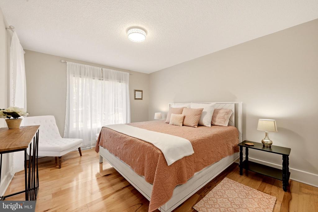 2602 FAIRWAY DRIVE Unit: 606