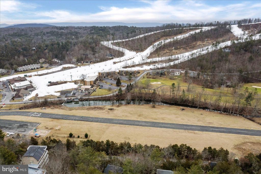 2602 FAIRWAY DRIVE Unit: 606