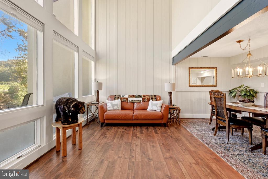2602 FAIRWAY DRIVE Unit: 606