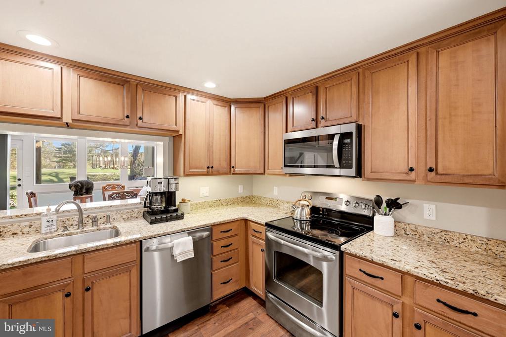 2602 FAIRWAY DRIVE Unit: 606