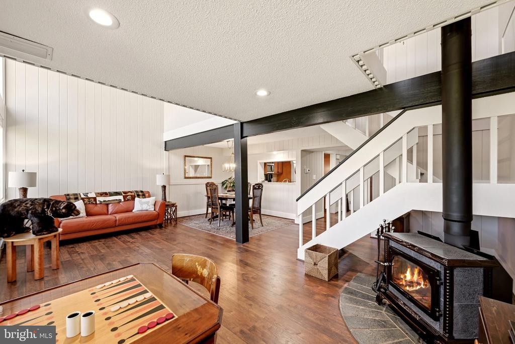 2602 FAIRWAY DRIVE Unit: 606