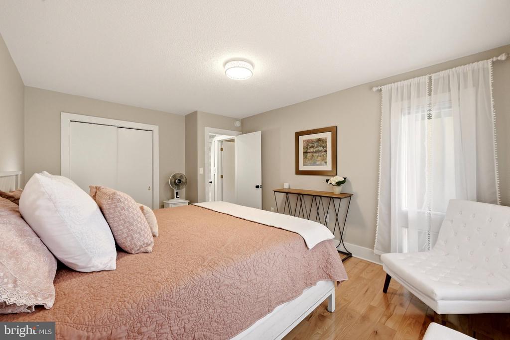 2602 FAIRWAY DRIVE Unit: 606