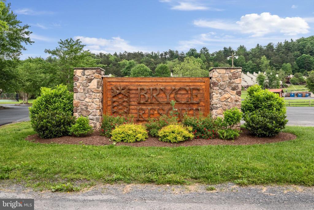 2602 FAIRWAY DRIVE Unit: 606