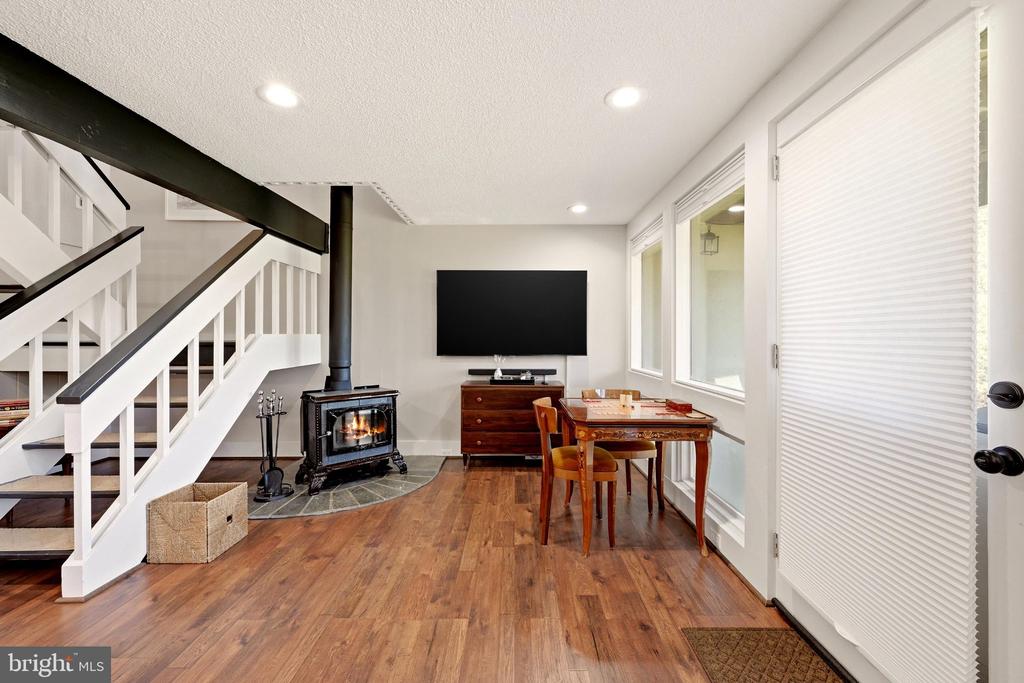 2602 FAIRWAY DRIVE Unit: 606
