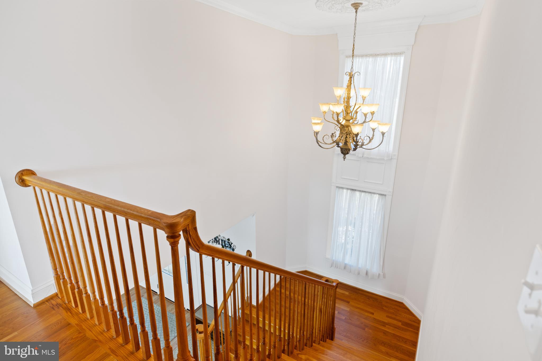 5805 CRESCENT POINT DRIVE