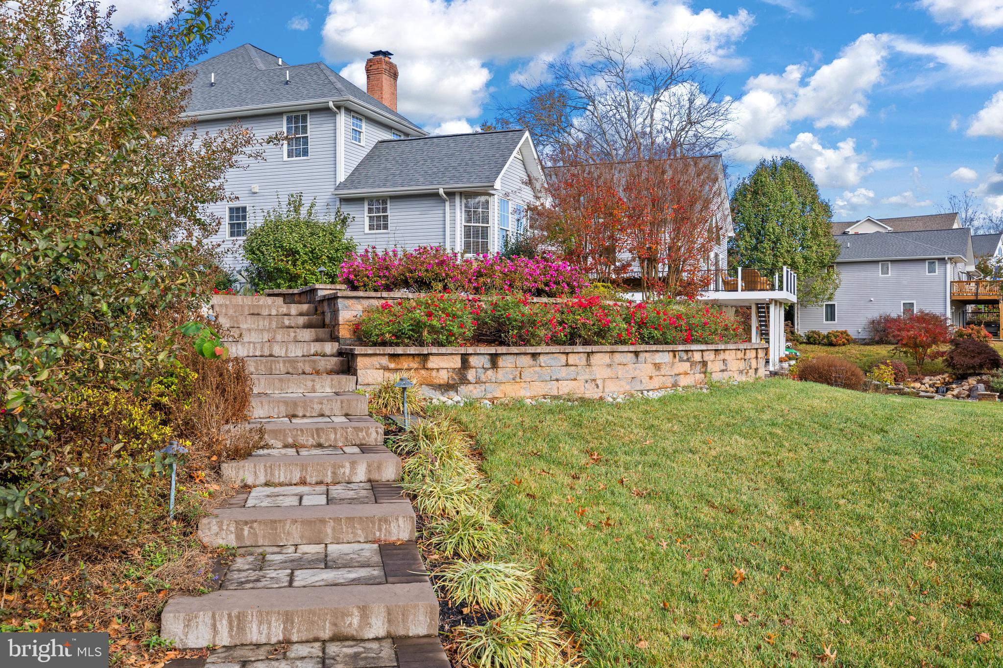 5805 CRESCENT POINT DRIVE