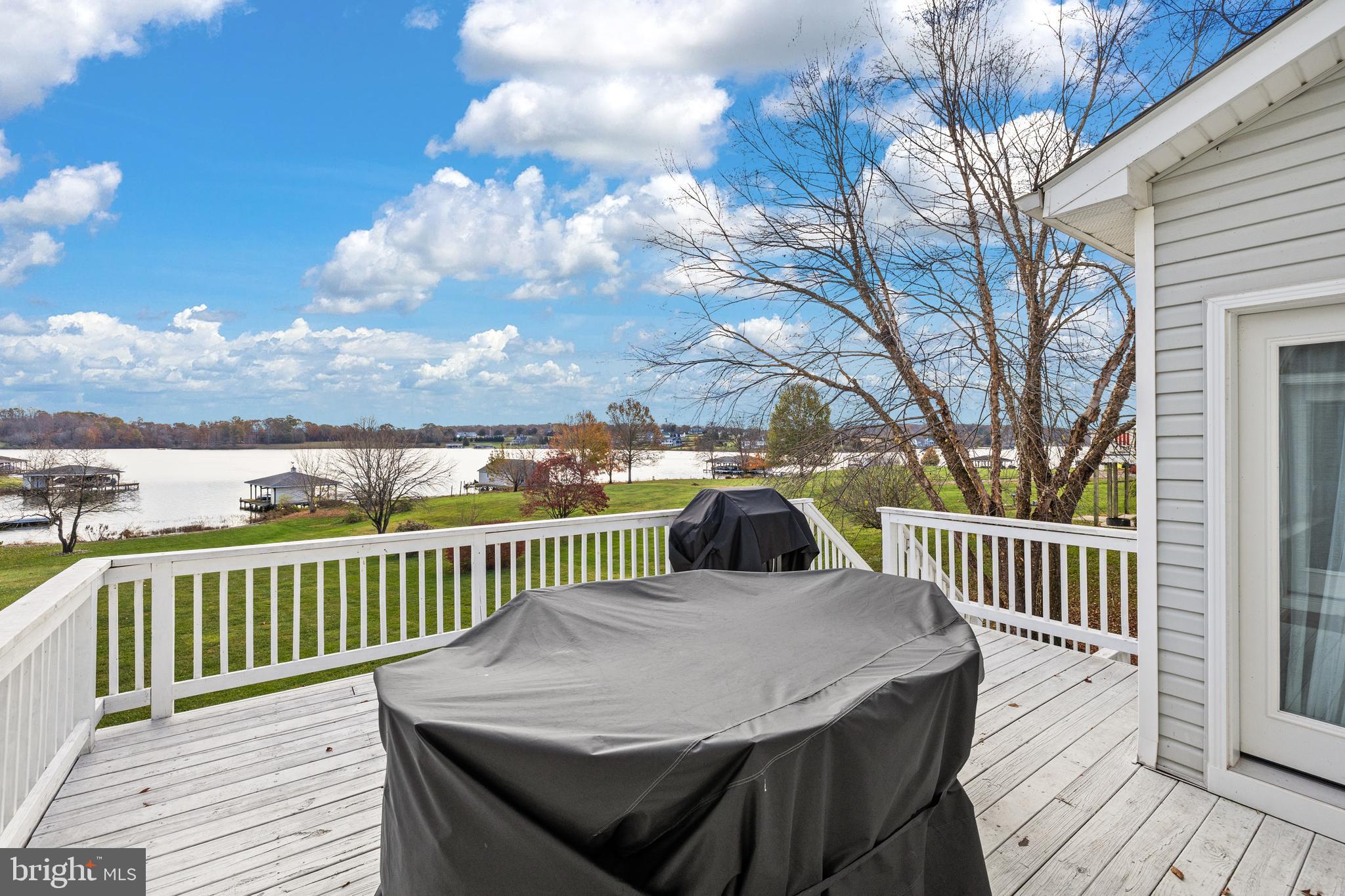 5805 CRESCENT POINT DRIVE