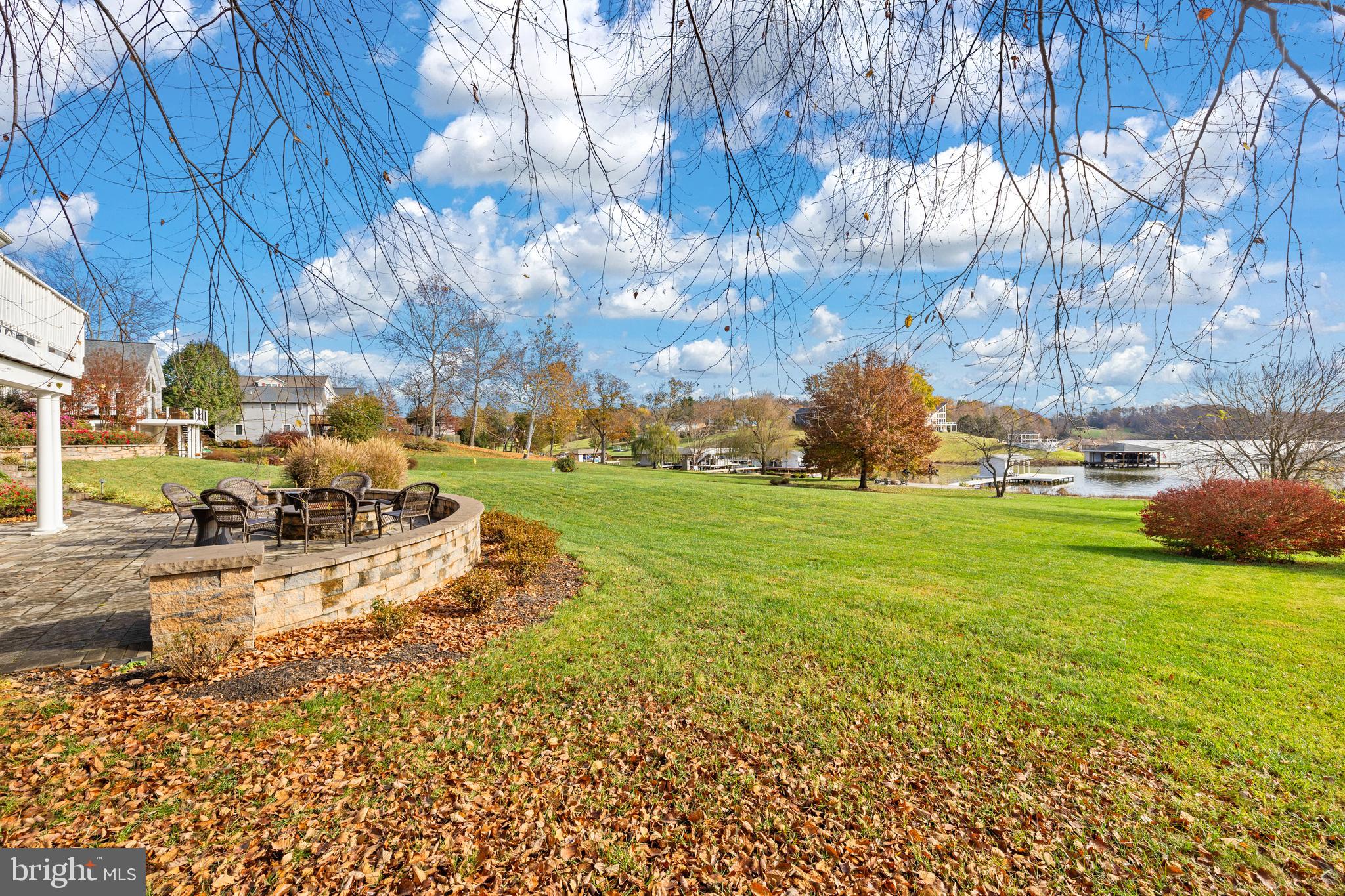 5805 CRESCENT POINT DRIVE
