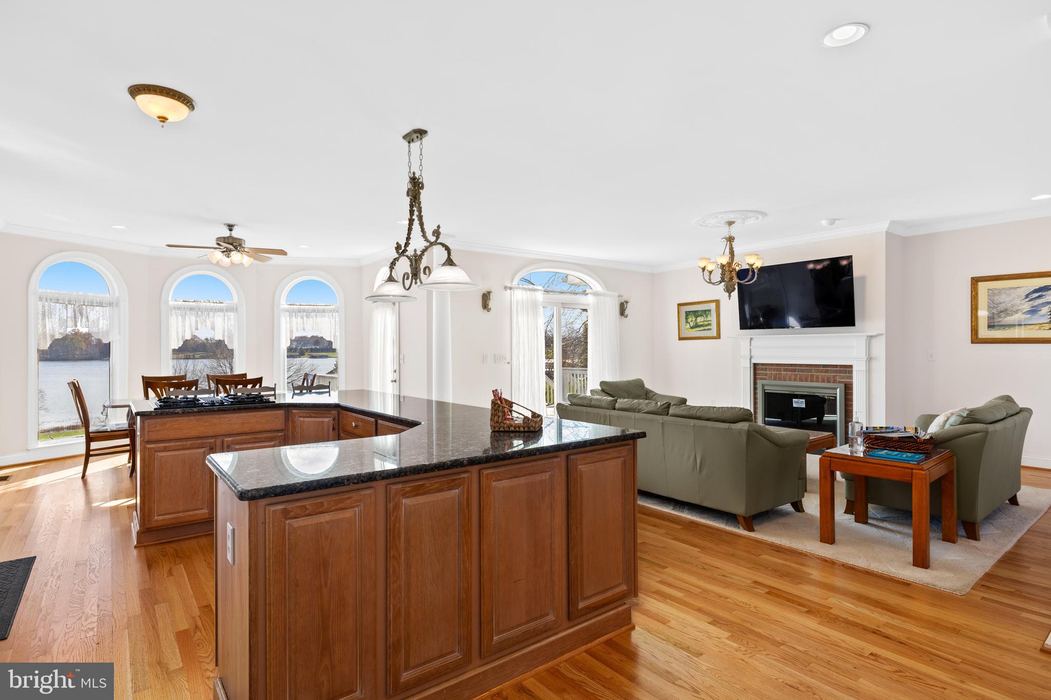 5805 CRESCENT POINT DRIVE