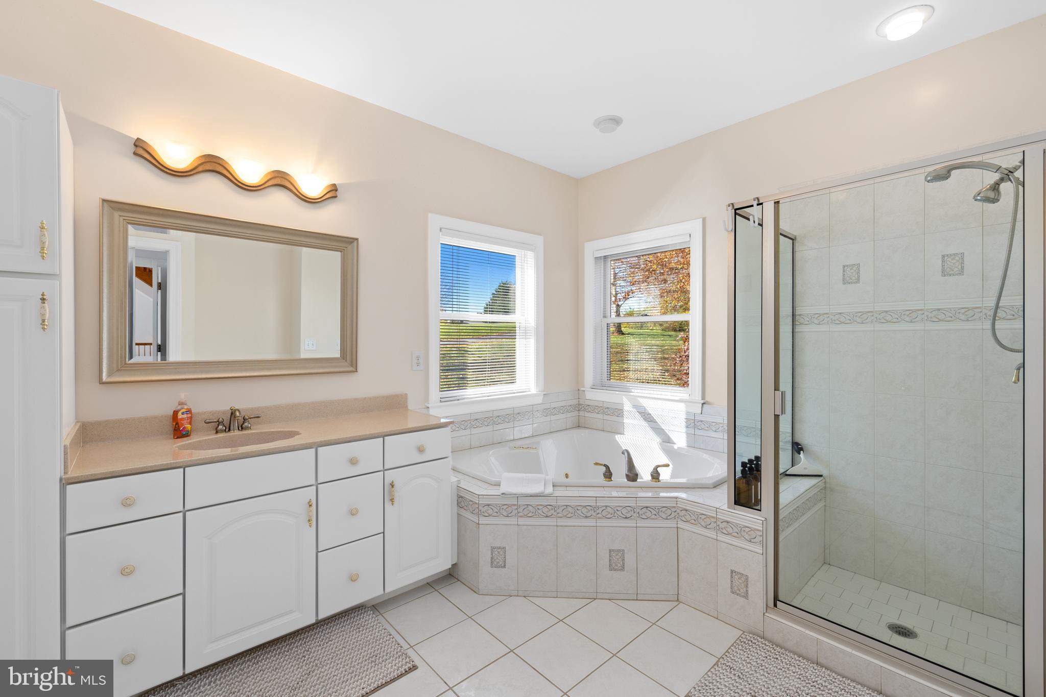5805 CRESCENT POINT DRIVE