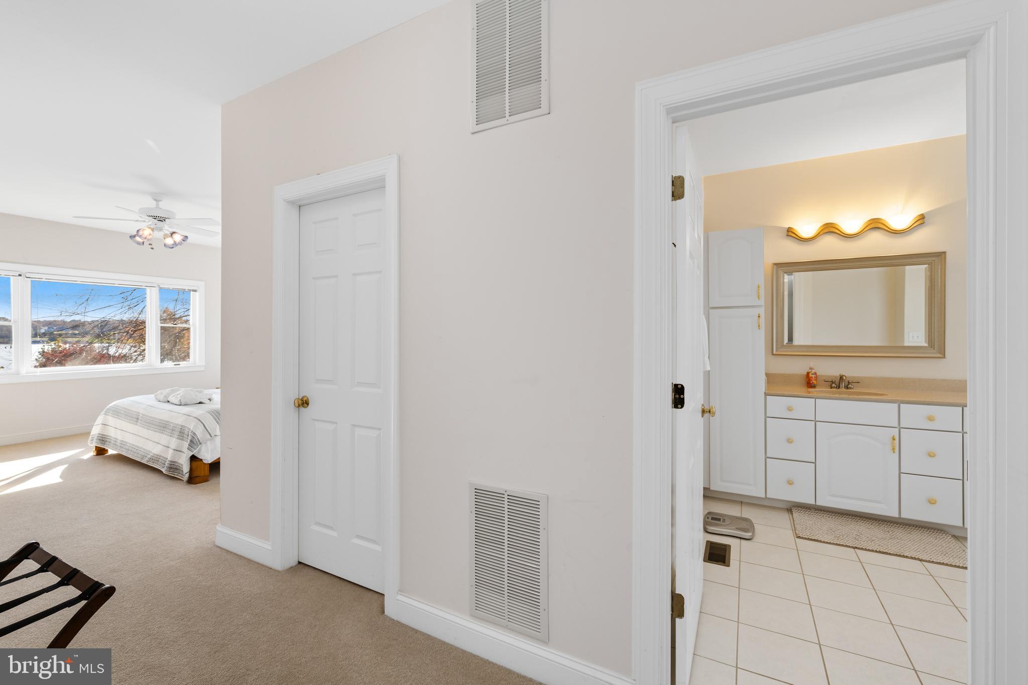 5805 CRESCENT POINT DRIVE