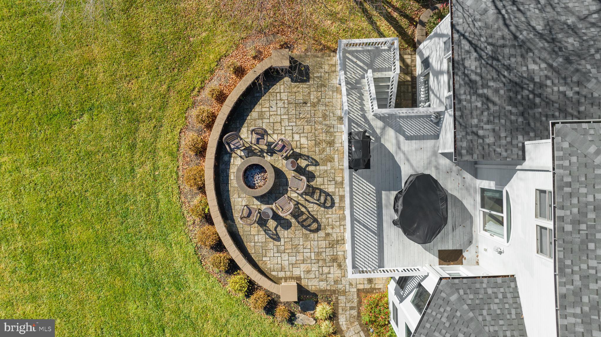 5805 CRESCENT POINT DRIVE