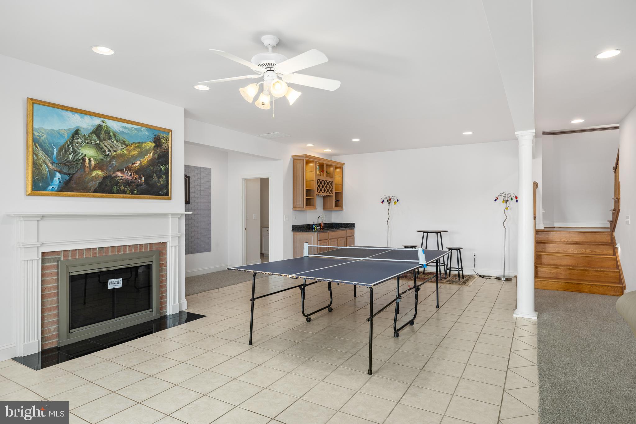 5805 CRESCENT POINT DRIVE
