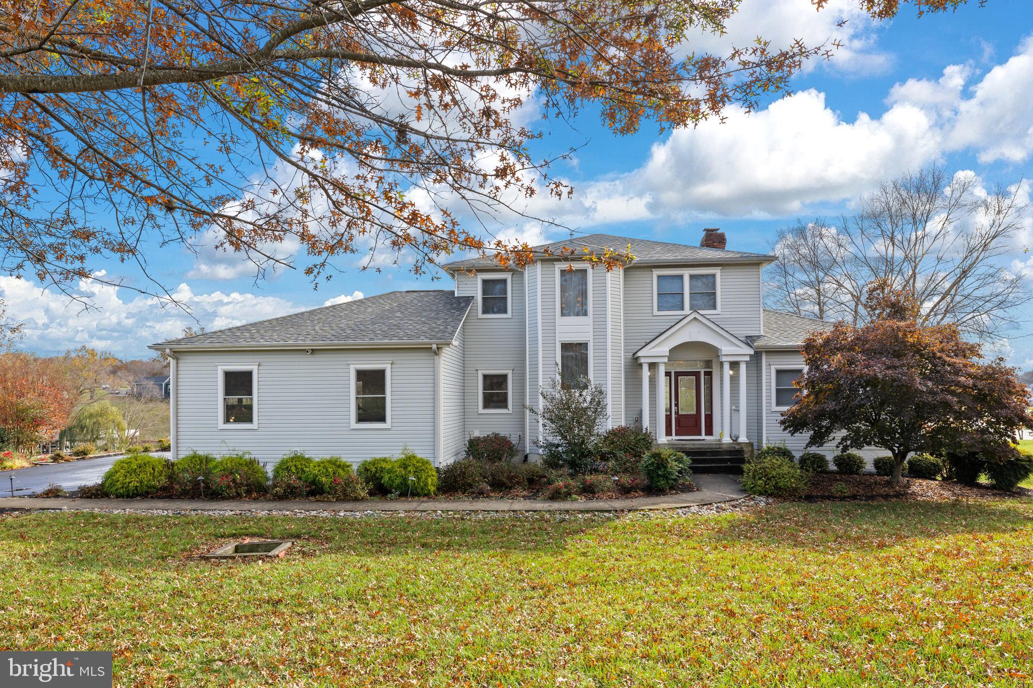 5805 CRESCENT POINT DRIVE