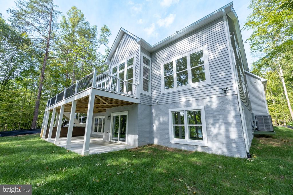 6514 WINSTON LANE