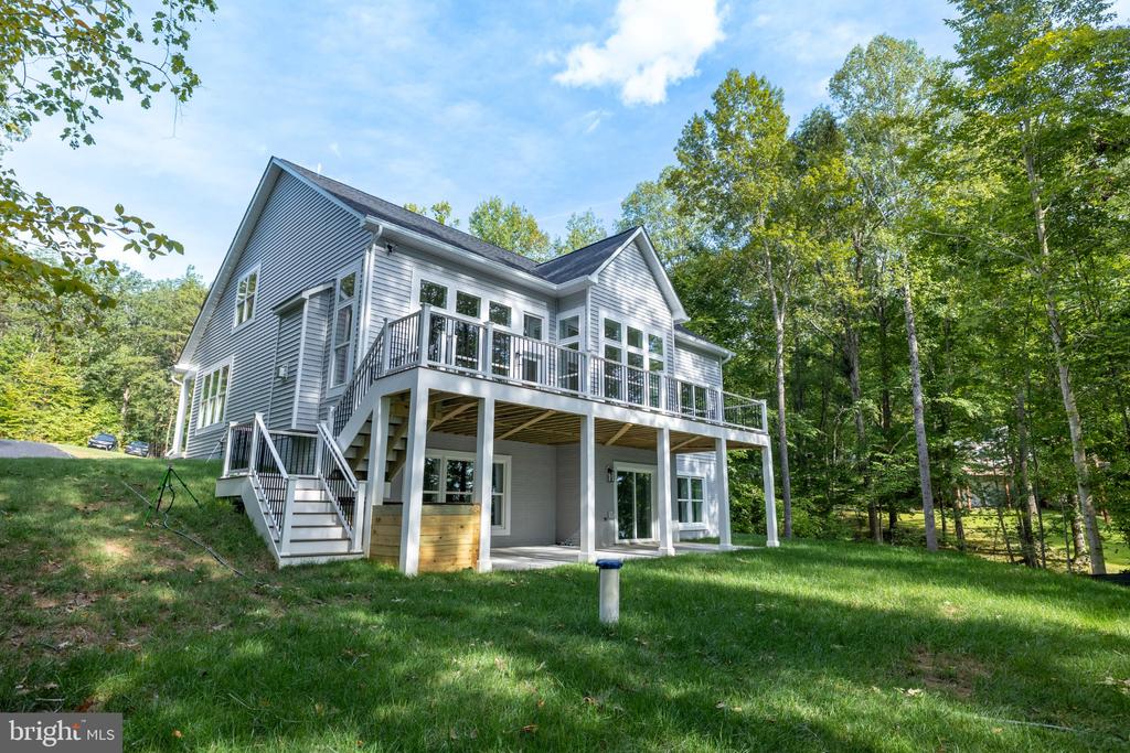 6514 WINSTON LANE