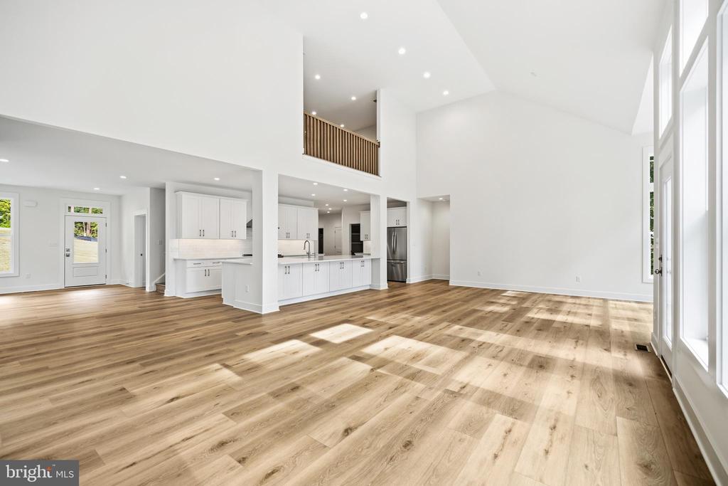 6514 WINSTON LANE