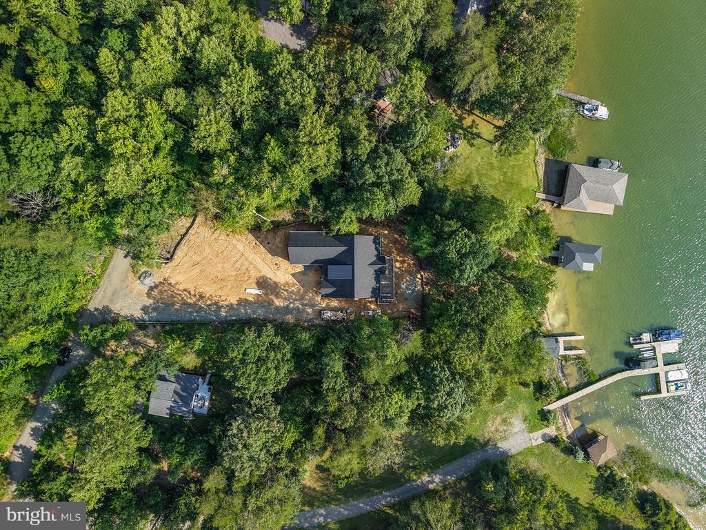 6514 WINSTON LANE