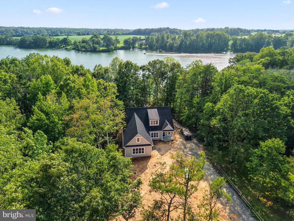 6514 WINSTON LANE