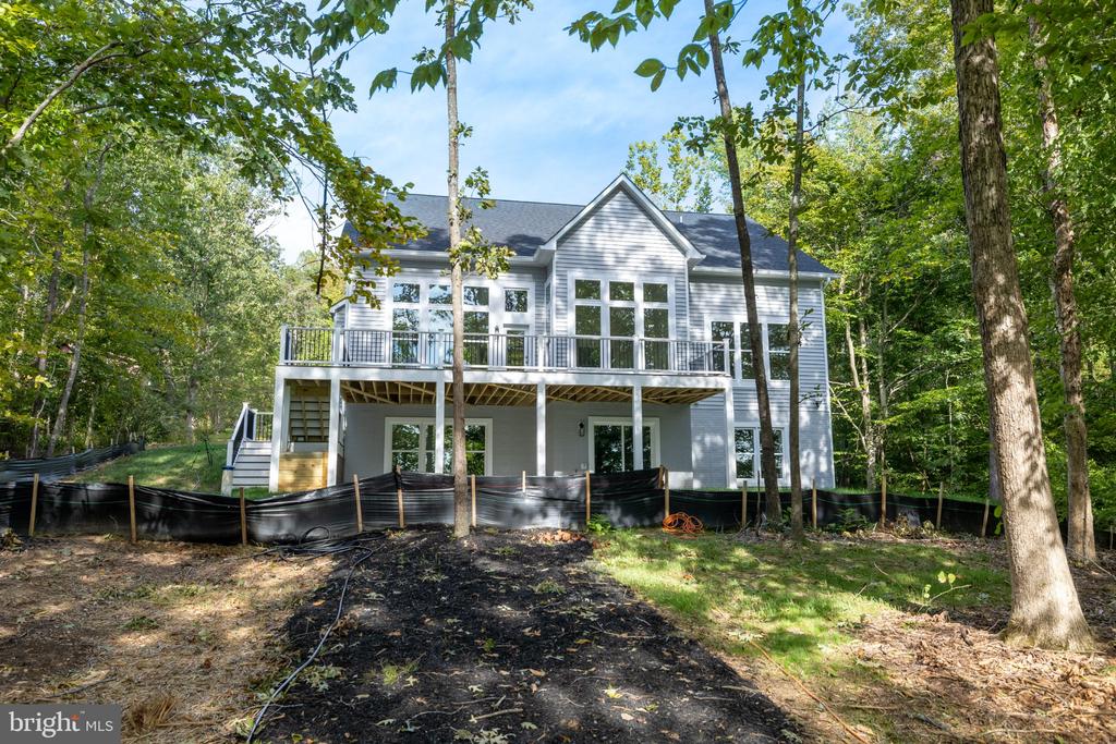 6514 WINSTON LANE