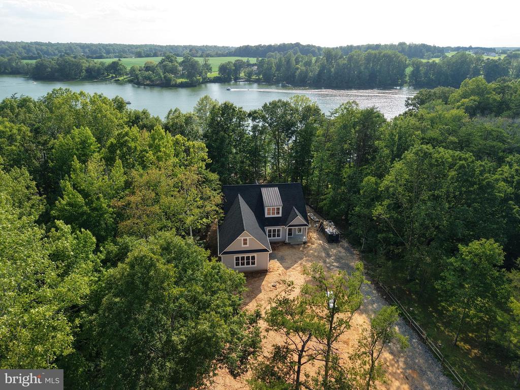 6514 WINSTON LANE