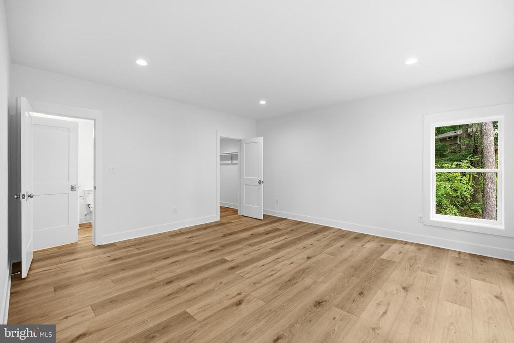 6514 WINSTON LANE