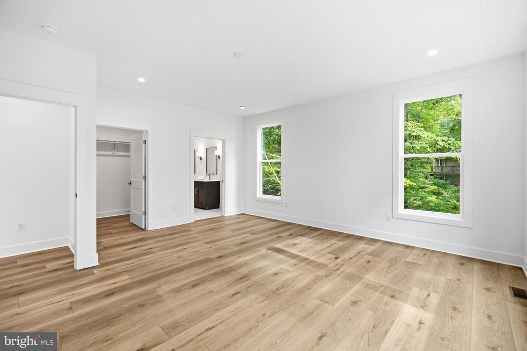 6514 WINSTON LANE