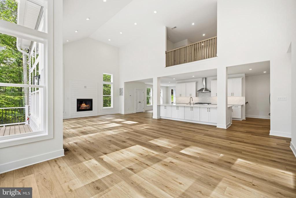 6514 WINSTON LANE
