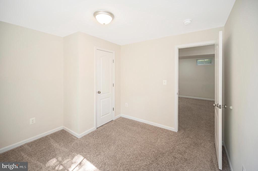 1004 AQUIA DRIVE