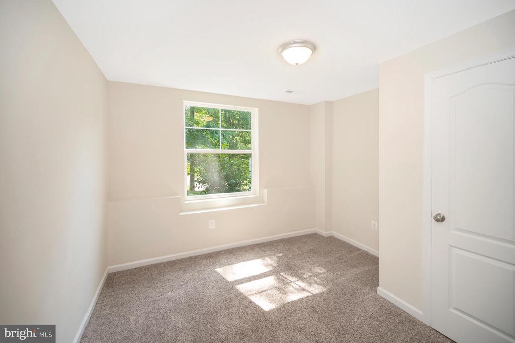 1004 AQUIA DRIVE
