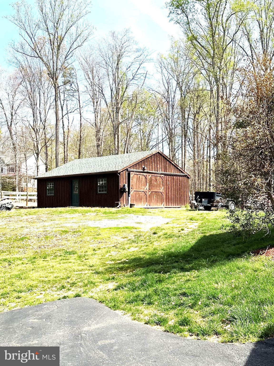 2 HOLLY COURT